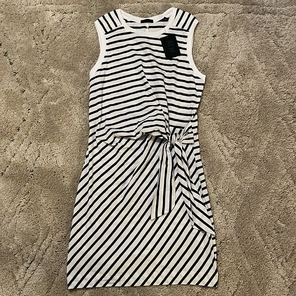 Classic Jersey Stripe Sleevless Twist Dress - White-Black